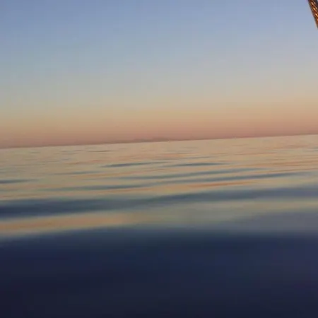 On A Beautiful Ocean Going Classic Schooner! Bateau-hôtel