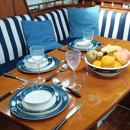 Bateau-hôtel On A Beautiful Ocean Going Classic Schooner!