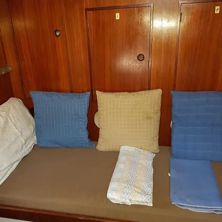 On A Beautiful Ocean Going Classic Schooner! Tekne